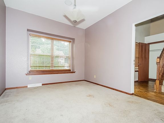 3rd image of 1742 Falcon Dr