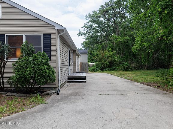 4th image of 451 Driver Avenue