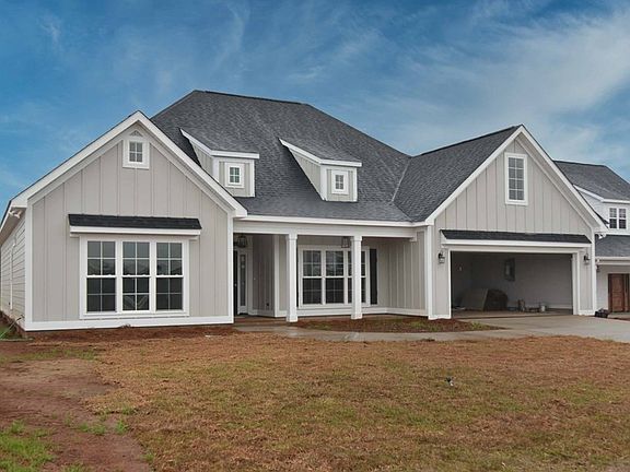 3rd image of 123 Hillgrove Ln