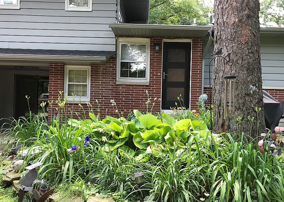 2nd image of 6738 Isabelle St