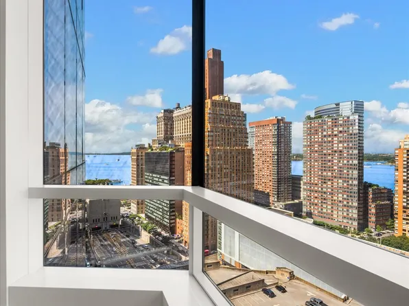 77 Greenwich Street image 10 of 16