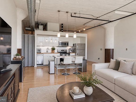 4th image of 1714 Memphis St APT 215