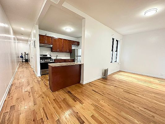 2nd image of 520 W 136th St #3B
