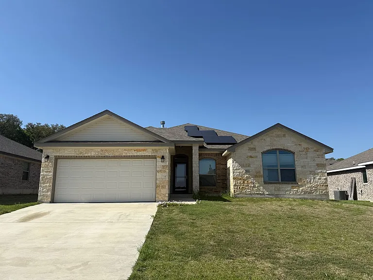 1412 Justice Dr — Photo 1