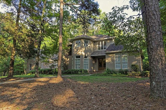 1st image of 956 Valley Hills Cir