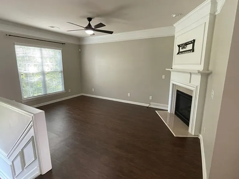 1054 Drayton Ct — Photo 7