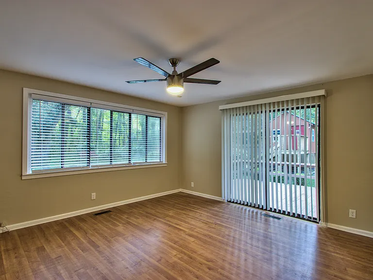 301 Cactus St — Photo 9