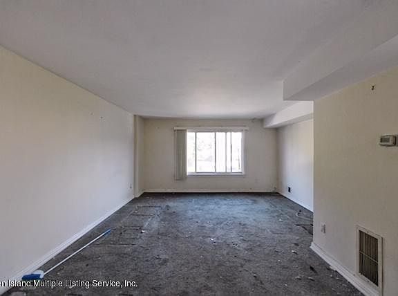 5th image of 24 Zachary Ct