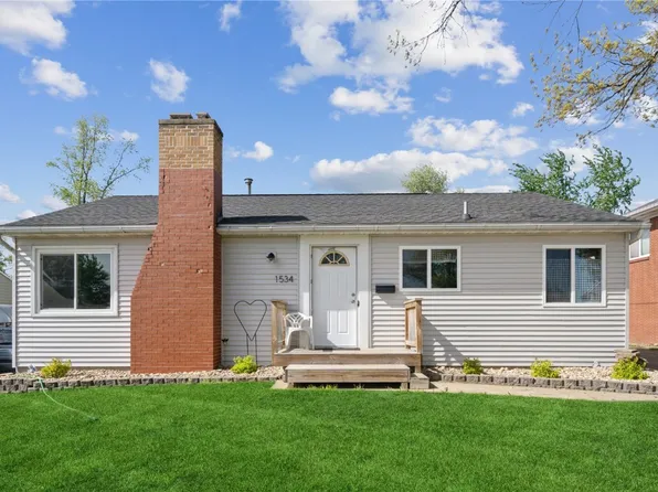 1534 9th Ave SW, Cedar Rapids, IA 52404