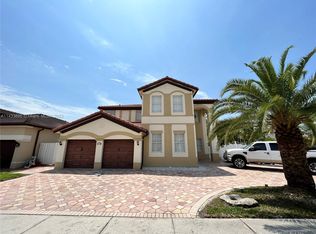 8896 NW 181st St, Hialeah, FL 33018