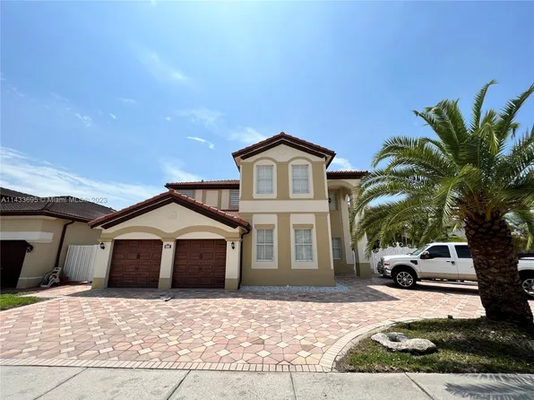8896 NW 181st St, Hialeah, FL 33018