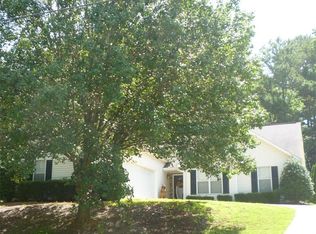 4639 Fox Forrest Dr, Flowery Branch, GA 30542