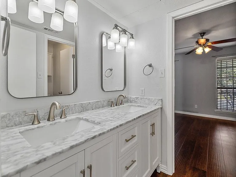 3818 N Hall St #125 — Photo 5