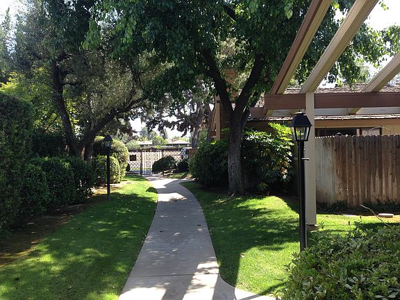 3rd image of 546 W San Jose Ave
