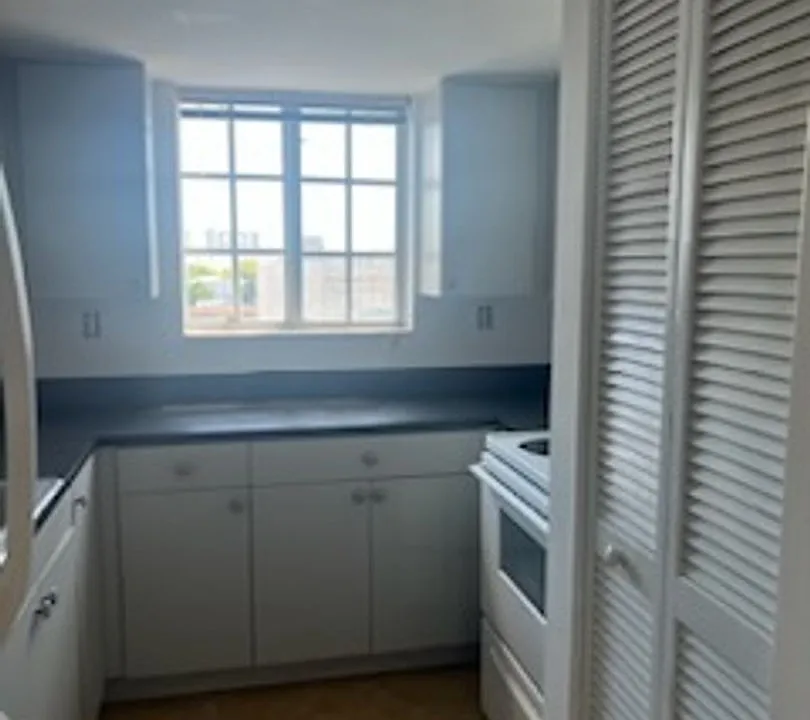 1942 NW Flagler Ter