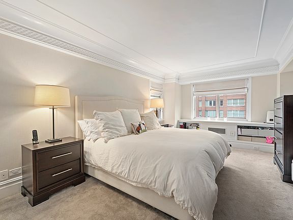 5th image of 200 E 78th St APT 10D