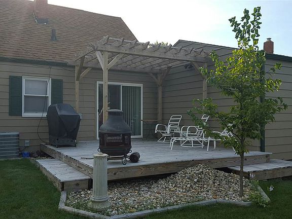 4th image of 836 Greenview Ave