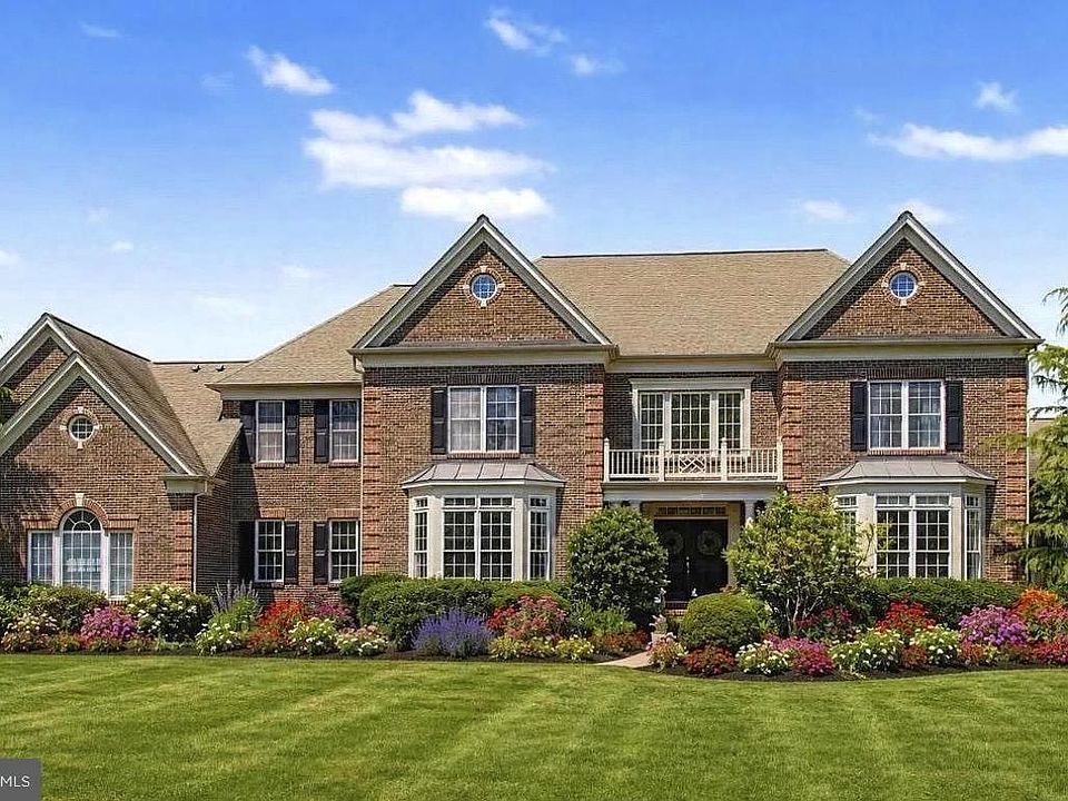 1st image of 104 Meadowview Dr