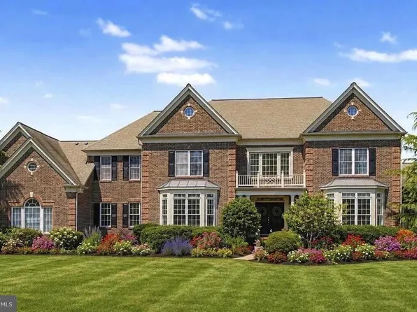 104 Meadowview Dr, New Hope, PA 18938