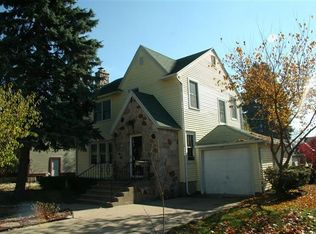 102 4th St, Waunakee, WI 53597