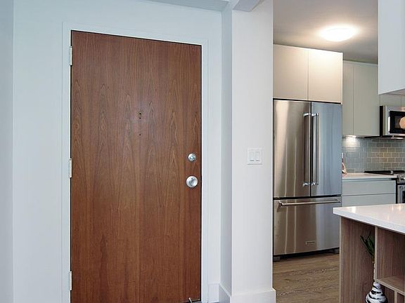 3rd image of 2401 Ingleside Ave Unit 2D