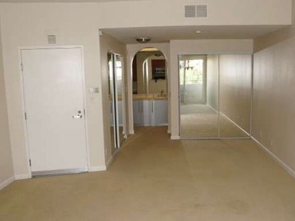 4th image of 620 S Gramercy Pl APT 214
