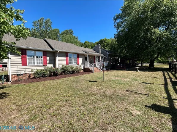 420 Point Anne Dr, Hartfield, VA 23071