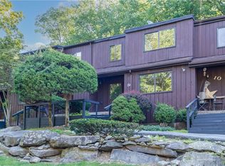 9 Redwood Dr, Highland Mills, NY 10930