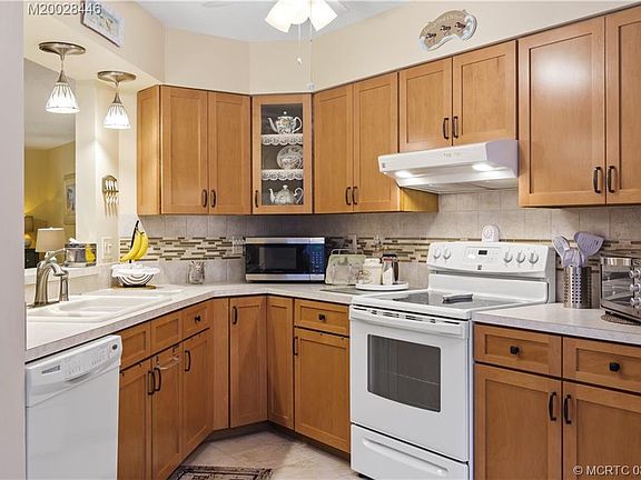 4th image of 6041 SE Martinique Dr APT 103