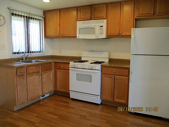 3rd image of 8813 S Komensky Ave
