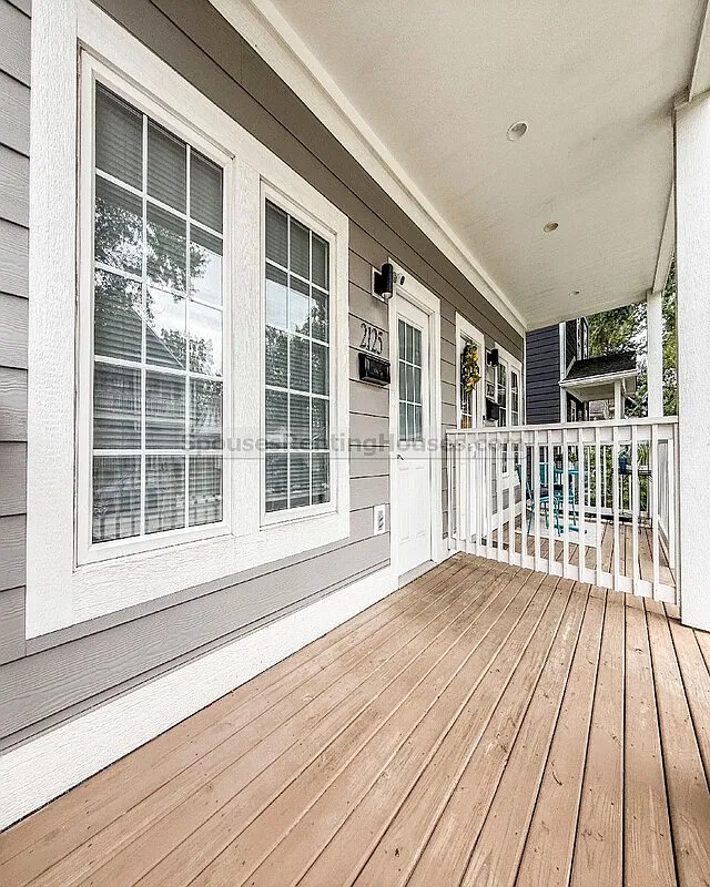 3 bed, 2.5 bath, $2,100 — Photo 2