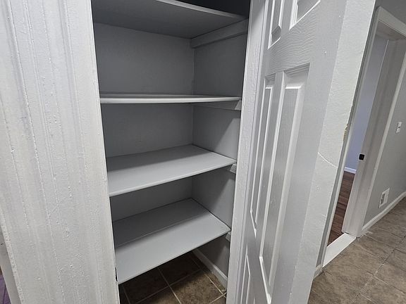 4th image of 186 S 10th St APT 1