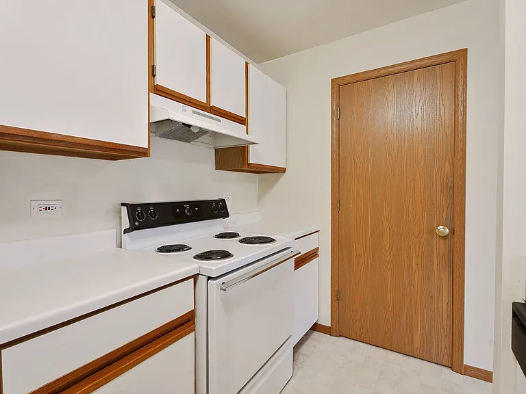 330 Leah Ln #2C — Photo 3