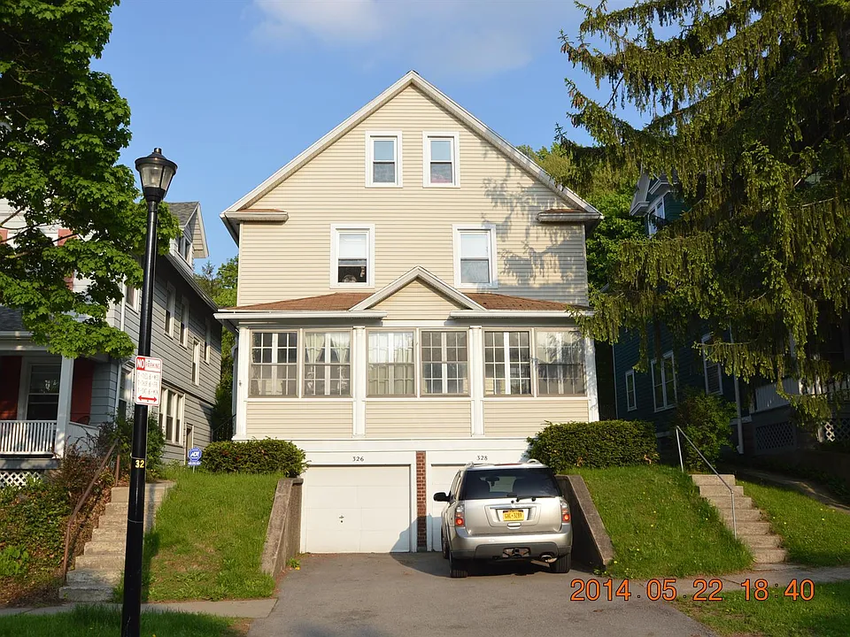 326 Field St