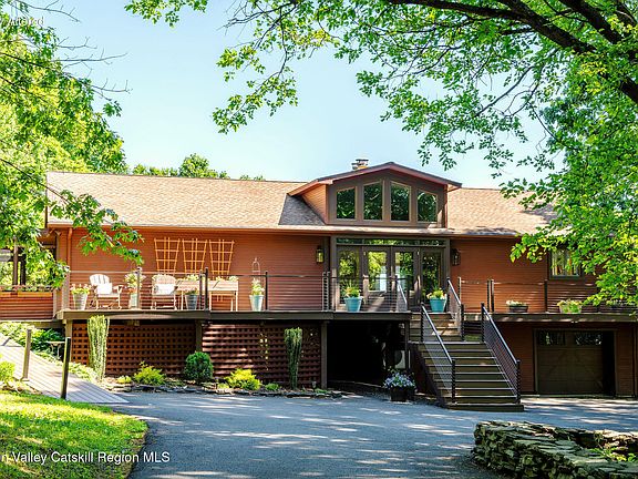 3rd image of 322 Schultz Lane