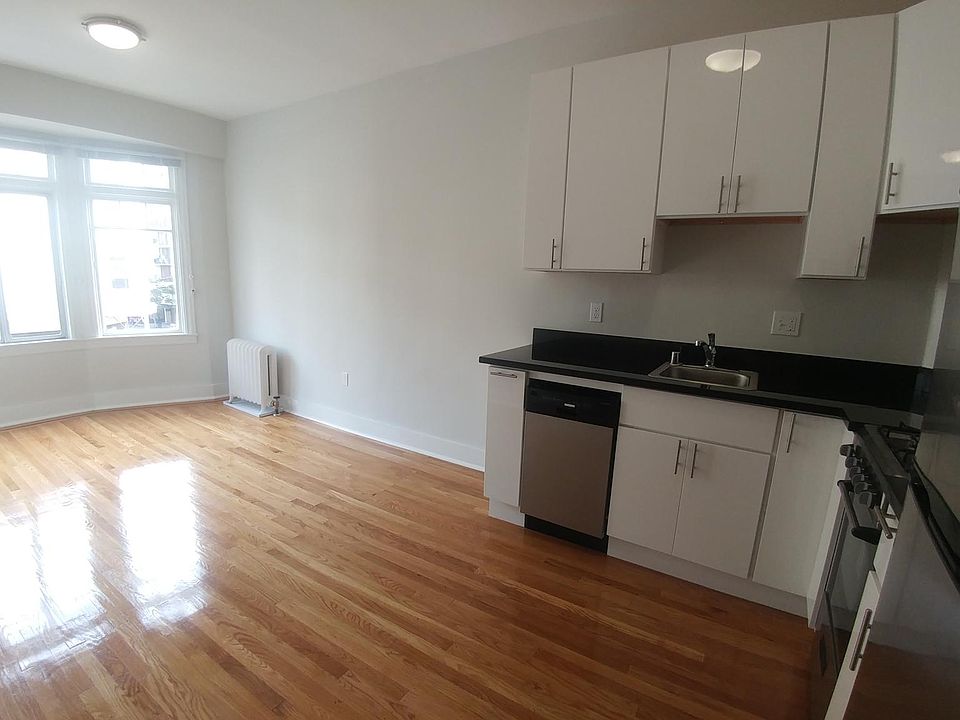 1st image of 305 Hyde St APT 205