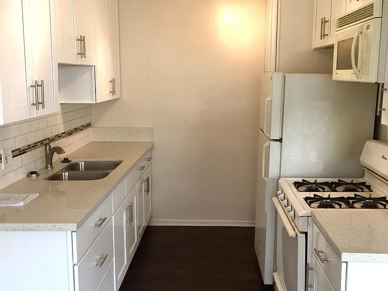 1014 N Oxford Ave #7 — Photo 3