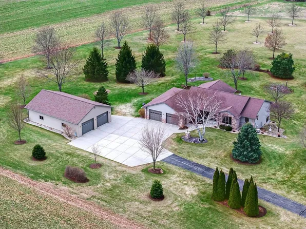 10123 Fertile Ridge Road, Mount Horeb, WI 53572