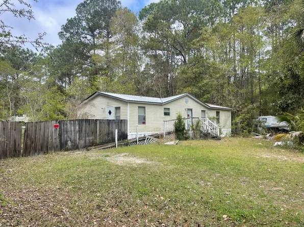 93 Laird Dr, Freeport, FL 32439