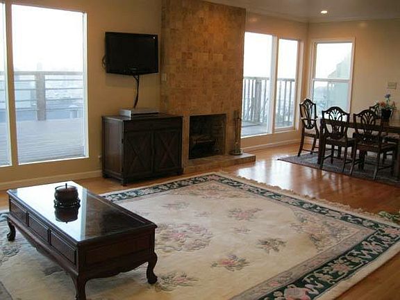 Great open space for entertaining.