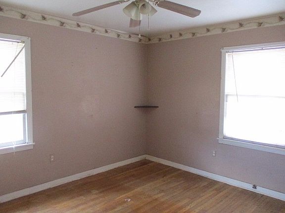 4th image of 1401 W 19th St