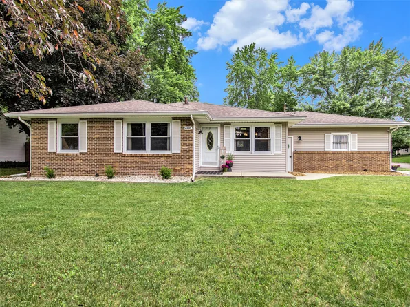 9938 Pine View Dr, Portage, MI 49002