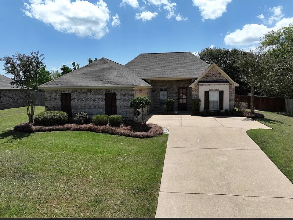 151 Rhodes Ln