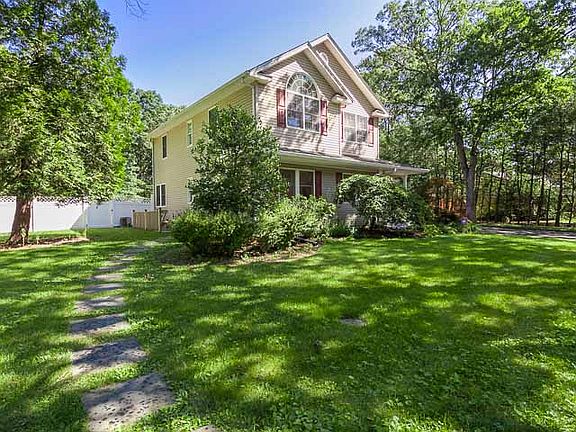 4th image of 21 Sherwood Dr