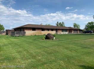 322 10th St SW, Wadena, MN 56482