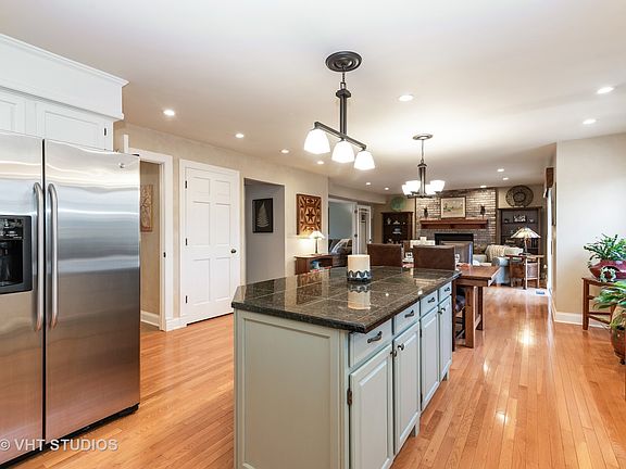 5th image of 2413 Smalley Ct
