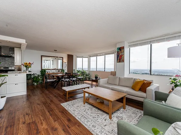 6540 Burlington Ave #2505, Burnaby, BC V5H 4G3