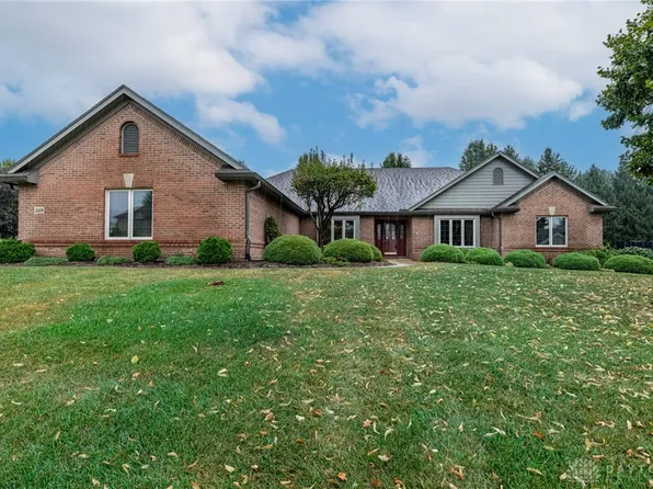 249 Chapel Dr, Springboro, OH 45066