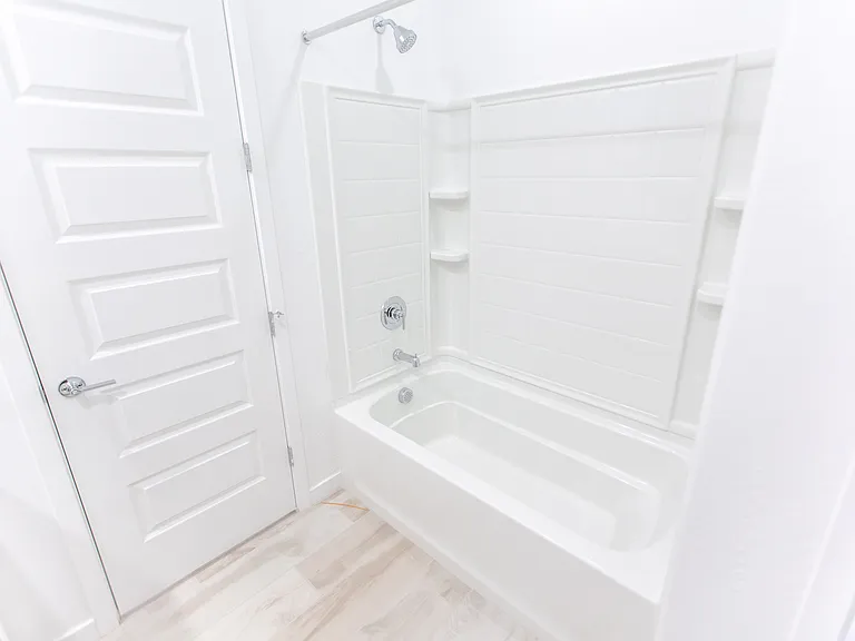 2243 E Ridgewood Ln — Photo 9