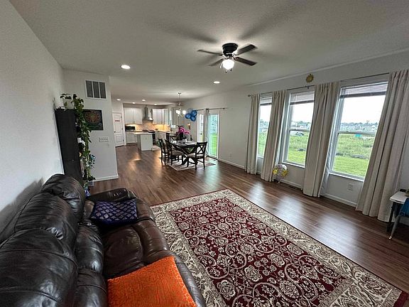 5th image of 1100 Sarah Freeman Dr #1